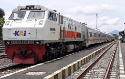 Mulai Besok, Penumpang Kereta Api Jarak Jauh Wajib Vaksin Booster