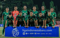 Bertandang ke Markas PSS Sleman, Aji Santoso Ungkap Peluang Persebaya Menang
