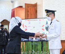 Khofifah Instruksikan Genjot Vaksinasi dan Tingkatkan Kesejahteraan Warga Tuban