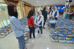 Jelang Idul Fitri, IWAPI Kota Surabya Gelar Pasar Rakyat dan 500 Vaksinasi Booster