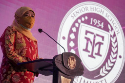 Khofifah Resmikan Rebranding SMA Trimurti dan Arizona State University