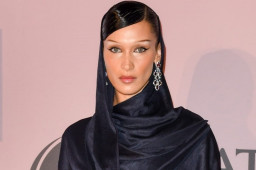 Tak Gentar Bela Palestina, Bella Hadid Dipecat Dior dan Diganti Model Asal Israel