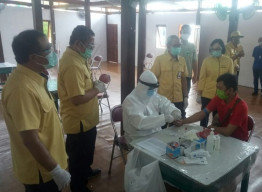Petrokimia Layani Wartawan Rapid Test dan Vaksinasi Influenza Gratis