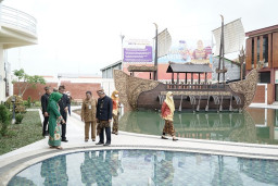 Pantau Antusiasme Pengunjung, Ning Ita Sidak Pemandian Sekarsari Corner Gratis