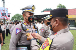 20 Anggota Polres Blitar Kota Dapat Penghargaan