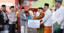 Pemkab Pasuruan Salurkan 25 Sapi dan 85 Kambing