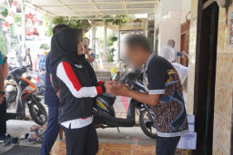 Bupati Mojokerto Beri Santunan Bagi Korban Kecelakaan Truk Tangki di Pacet
