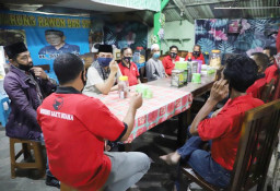 Nikmati Rawon Lakarsantri, Gus Hans Disambut Hangat Relawan WS