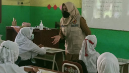 Sidak PTM 100 Persen, Bupati Ikfina Cek Penerapan Prokes