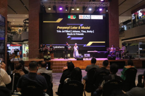 Gelar Mini Konser Bertajuk Doeloe dan Kini, Indah Kurnia Gandeng Musisi Surabaya Lintas Generasi