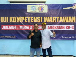 Sah! Lembaga UKW Unitomo Nyatakan 16 Wartawan Lulus Kompetensi