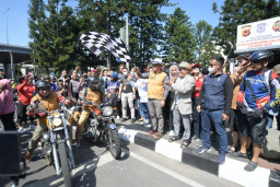 Ridwan Kamil Ingatkan Kelompok Penyanyi Jalanan Jabar agar Jaga Persatuan dan Hindari Perpecahan