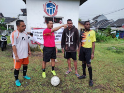 Merajut Kebhinekaan untuk Keutuhan NKRI, Polres Kediri Kota Gelar Olah Raga Bersama Pelajar Asal Papua