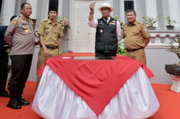 Gubernur Jawa Barat Ridwan Kamil Dorong Kepala Desa Melek Digital