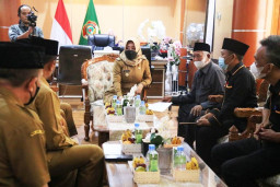 Bupati Ikfina Wajibkan ASN Bayar Zakat Profesi 2,5 Persen dari Gaji