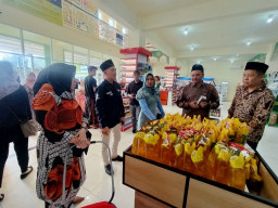 Komitmen Perkuat Peran Kopontren, Wali Kota Ning Ita Kunjungi KSBP Sunan Drajat