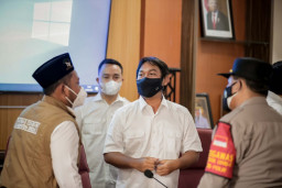 HIPMI Gelar Vaksinasi Massal di Pelabuhan Gresik