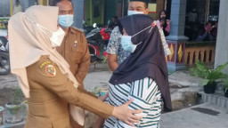 Bupati Ikfina Sambangi Rumah Peraih Emas Paralimpiade Tokyo