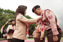 Wali Kota Mojokerto Lantik Ratusan Pramuka Garuda Kwarcab Kota Mojokerto