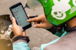 Diimingi Rp 200 Ribu, Promotor Grab di Jember Minta Customer Hapus Aplikasi Gojek