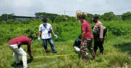 Mayat Mr X Ditemukan di Tepi Lapangan Bola