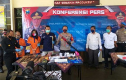 Diimingi Samurai KW, Dukun Palsu Tipu Tetangga Hingga 18 M