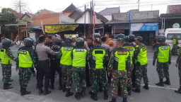 Ratusan Personel Polisi Lakukan Simulasi Sispamkota