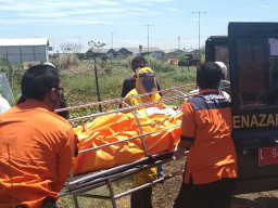 Jenazah Wanita Telanjang Ditemukan Membusuk di Semak-Semak