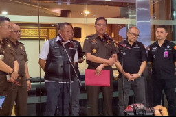 Dugaan Korupsi Rp 1 Triliun Proyek TV Digital, Menkominfo dan Adiknya Diperiksa Kejagung