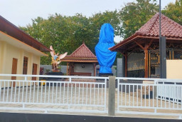 Patung Bunda Maria Viral Ditutup Terpal, Kapolres Minta Tak Terprovokasi