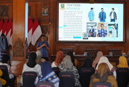 Pelatihan Batik, Wali Kota Mojokerto Harapkan Pengrajin Batik Menarasikan Filosofi dari Coretan di Atas Kain