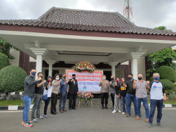 Dr. Tjuk Kasturi Sukiadi Dampingi FASS untuk Apresiasi Ketegasan Polri