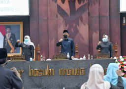 Garda Terdepan Covid, Gubernur Khofifah Dukung Raperda Keperawatan