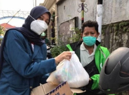 Bakti Sosial Lentera Menebarkan Kebahagiaan di Masa Pandemi
