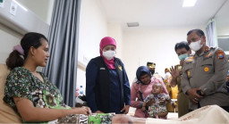 Forkopimda Jatim Jenguk Korban Ledakan Petasan di Blitar