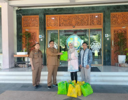 Pemkab Terima CSR dari PT Adiluhung Berupa 100 Paket Sembako