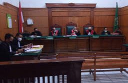 Tipu Pembayaran Sarung Wadimor Rp. 22,1 Miliar, Suwandi Wibowo Diadili