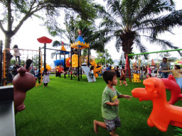 Belum Dibuka, Playground Alun-alun Kota Mojokerto Diserbu Pengunjung