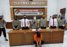 Tragis, 2 Tahun Jadi Budak Seks Ayah Tiri