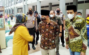 Jelang Ramadhan, Bupati Trenggalek Resmikan Pasar Pon