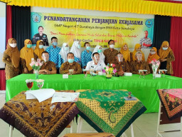 BNNK Surabaya Kampanye Bahaya Narkoba di SMP