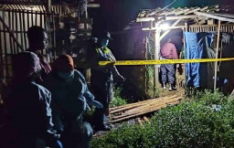 Pemuda di Pasuruan Kendat di Kandang Sapi