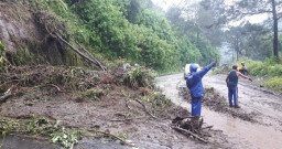 Hujan Deras Lereng Gunung Bromo Longsor