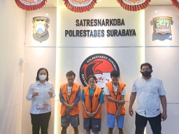 Simpan Narkoba, 2 Pemuda dan 1 Wanita Diringkus