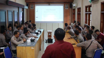 Seluruh Polsek di Lumajang Diwajibkan Miliki Medsos