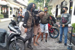Pelaku Pencabulan dan Penyekapan Ditangkap Keluarga Korban