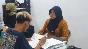 Tersangka Pencabulan Ditangkap saat Makan Bakso