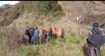 Motor Terperosok di Lautan Pasir, Ayah-Anak Tewas