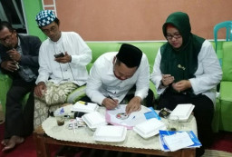 Nelayan Bawean Siap Memenangkan Gus Yani - Bu Min di Pilbup Gresik