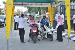 Terlambat Masuk Kantor, ASN Diancam Pengurangan Tunjangan Kerja